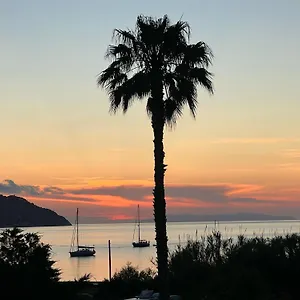 appartamenti-lucry.it-tuscanyhotel.com/